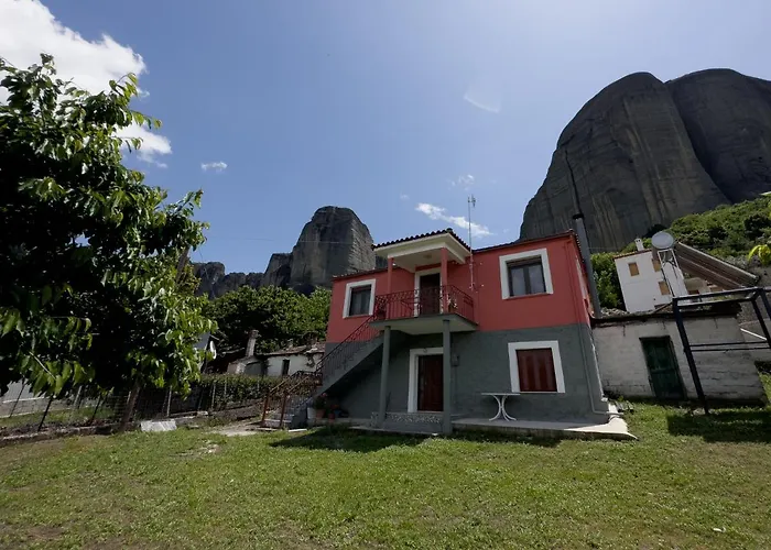 Fani\'S House Under Meteora
