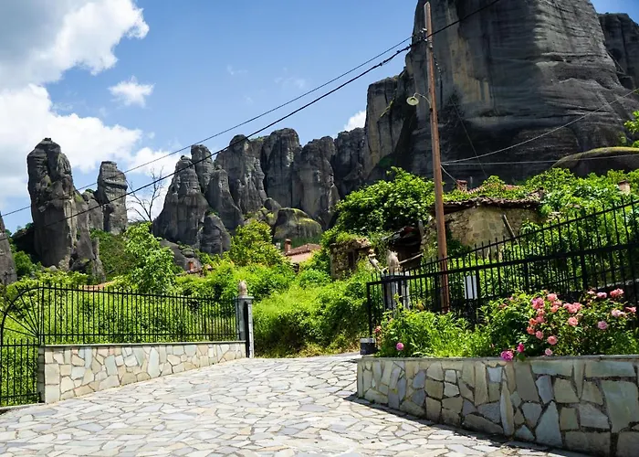 Fani\'S House Under Meteora
